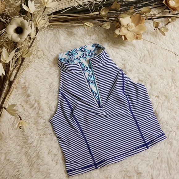 Vineyard Vines Geowave Print Reversible Rashguard - Picture 5 of 6